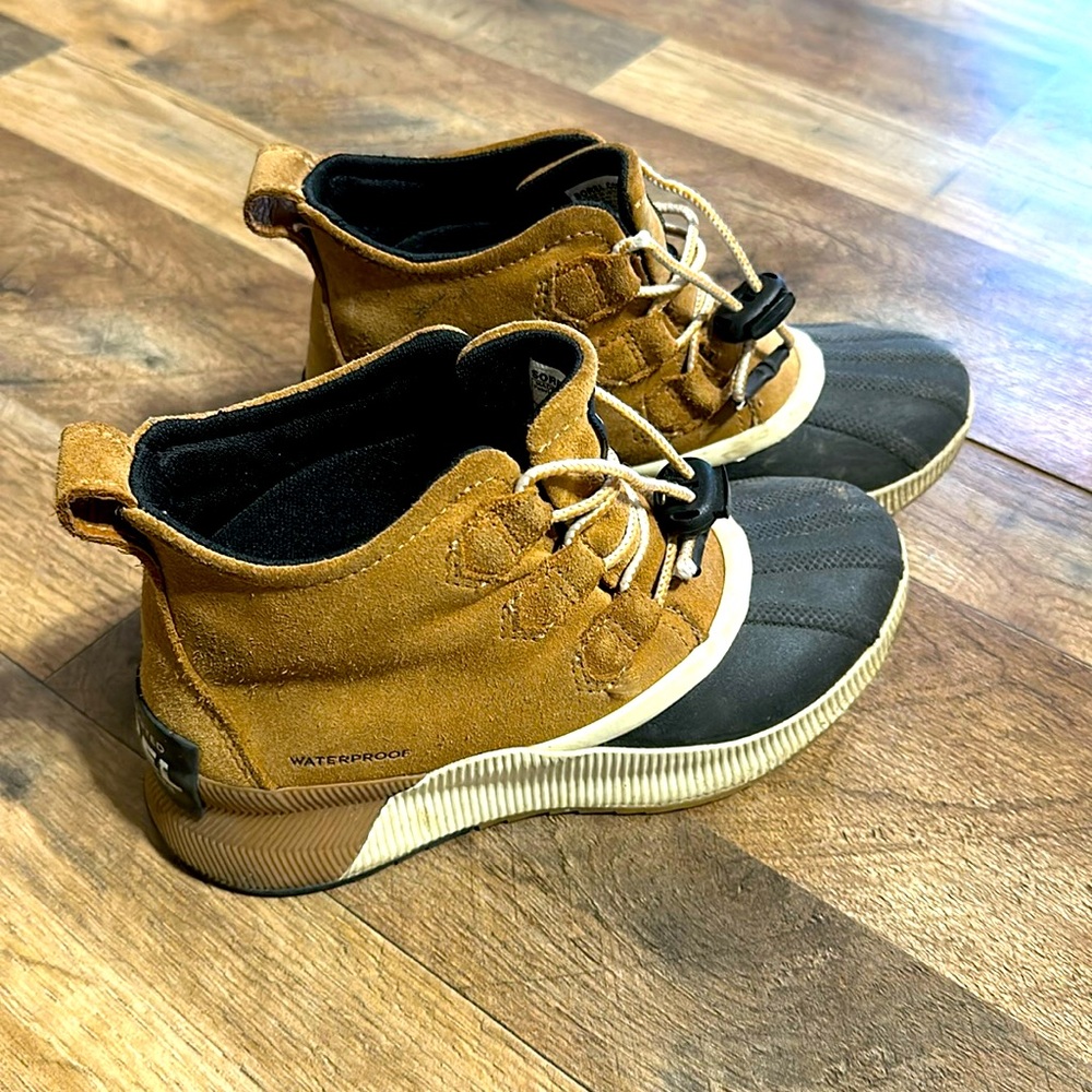 Sorel out n about boots